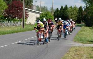 Nos coureurs FFC à Saint-Pierre-de-Mons pour le lundi de Pâques